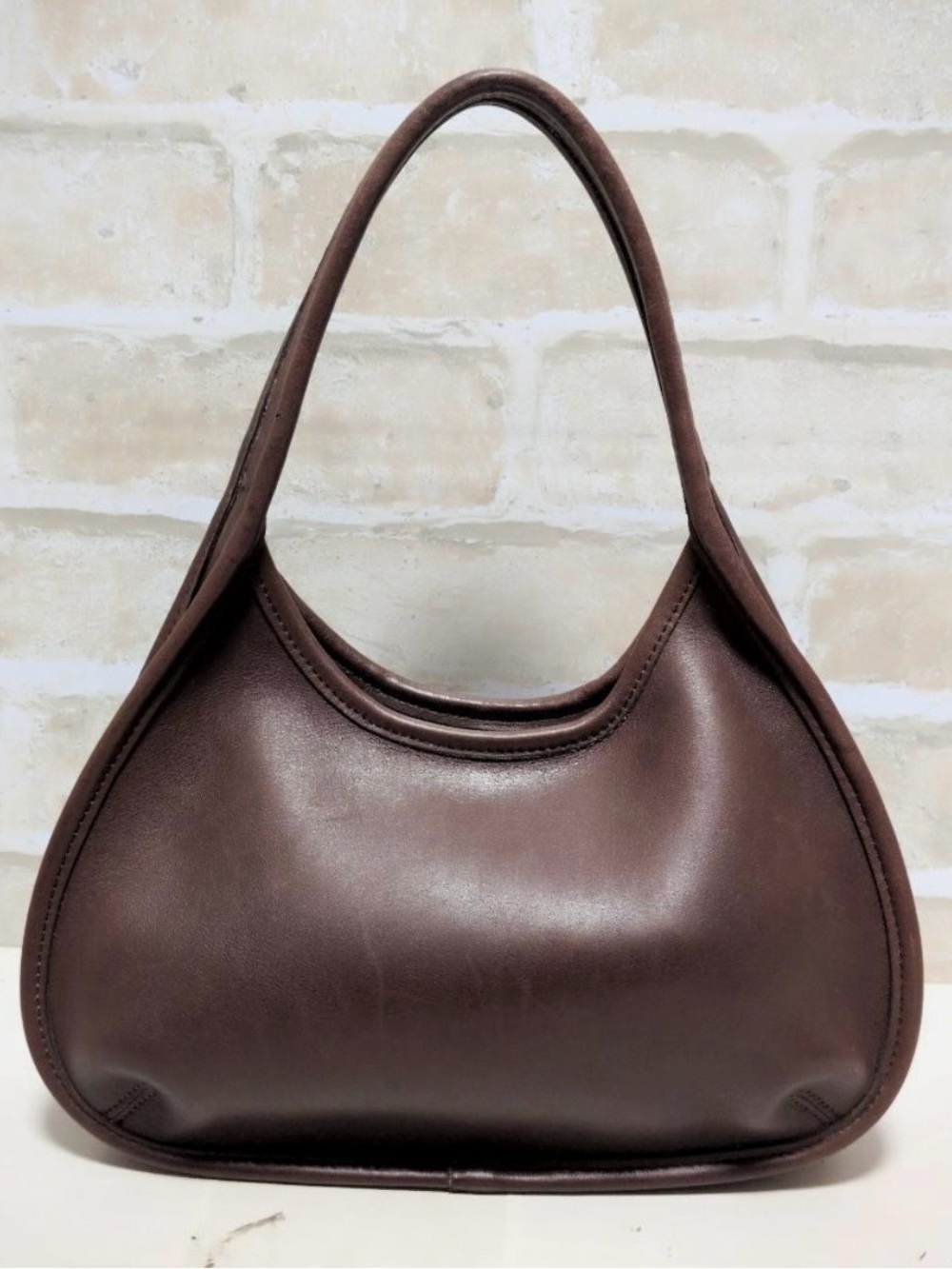Coach Brown Leather Crescent Shoulder Bag 90’s.